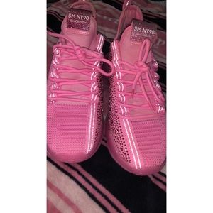 Maxima Blush Multi Sneakers